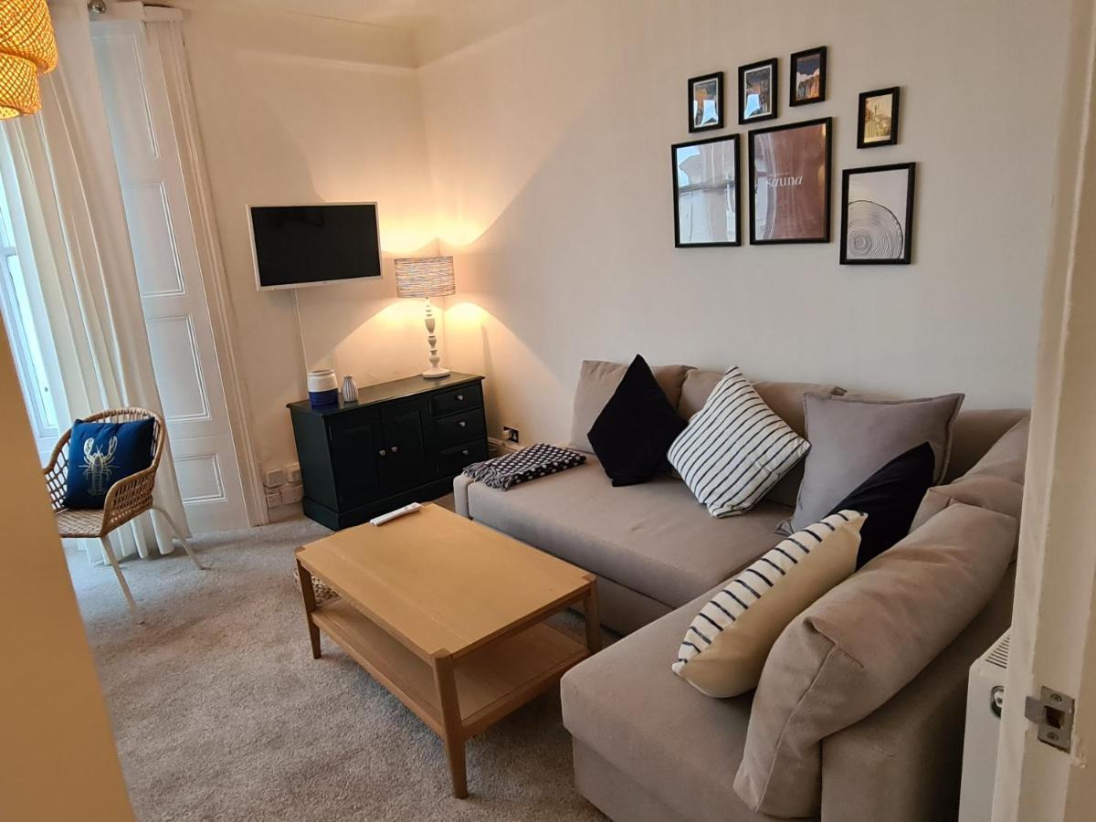 Centrally Located, Comfortable Apartment Near Station, Beach And North Laines Hove Esterno foto