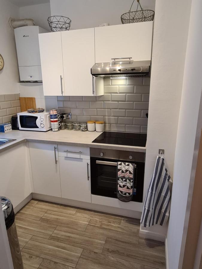 Centrally Located, Comfortable Apartment Near Station, Beach And North Laines Hove Esterno foto