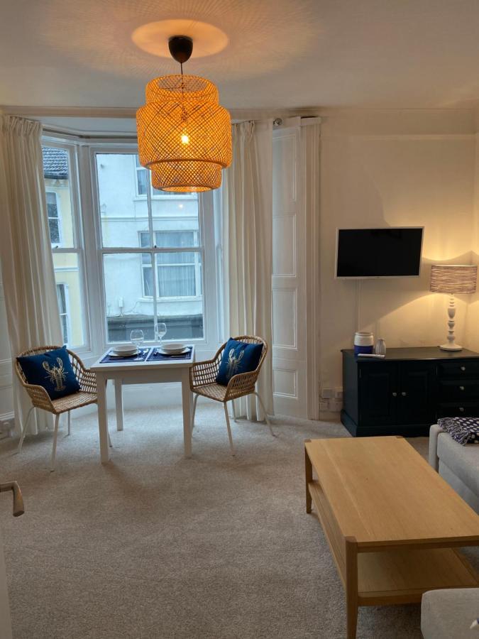 Centrally Located, Comfortable Apartment Near Station, Beach And North Laines Hove Esterno foto