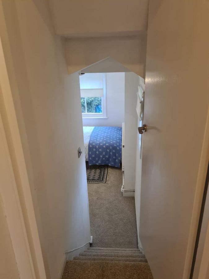 Centrally Located, Comfortable Apartment Near Station, Beach And North Laines Hove Esterno foto