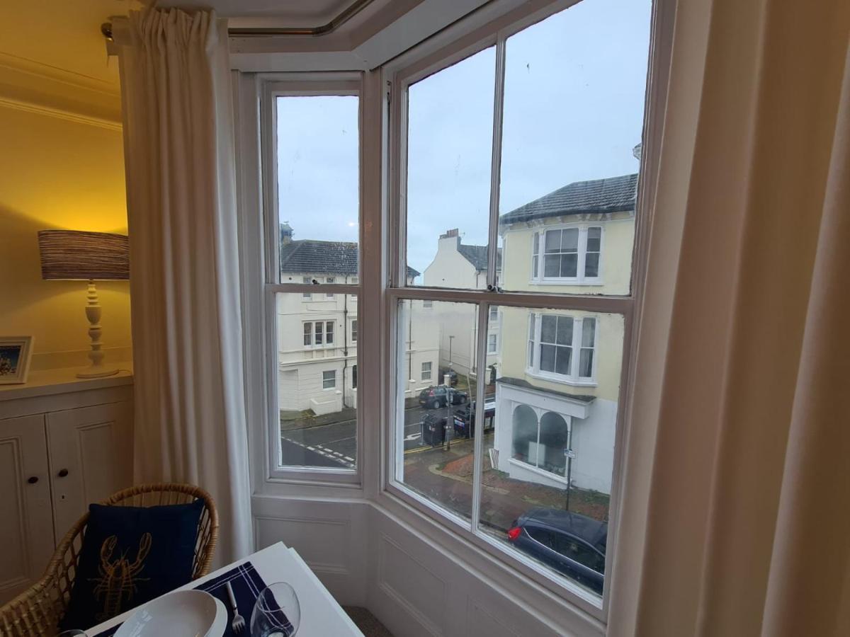 Centrally Located, Comfortable Apartment Near Station, Beach And North Laines Hove Esterno foto