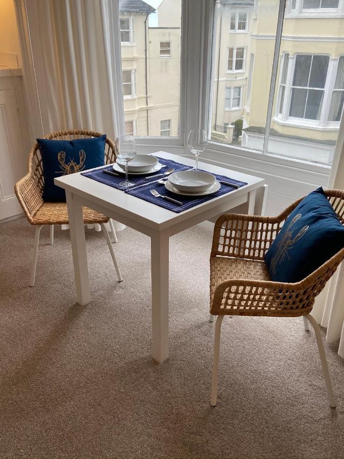 Centrally Located, Comfortable Apartment Near Station, Beach And North Laines Hove Esterno foto