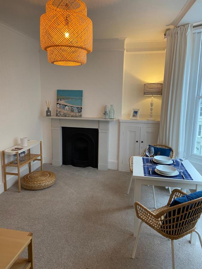 Centrally Located, Comfortable Apartment Near Station, Beach And North Laines Hove Esterno foto