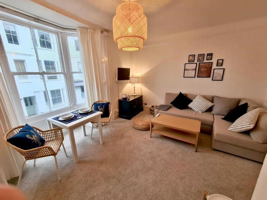 Centrally Located, Comfortable Apartment Near Station, Beach And North Laines Hove Camera foto