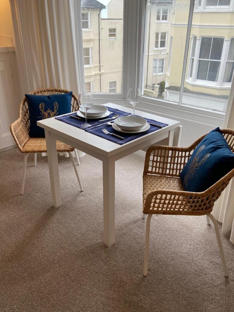 Centrally Located, Comfortable Apartment Near Station, Beach And North Laines Hove Camera foto
